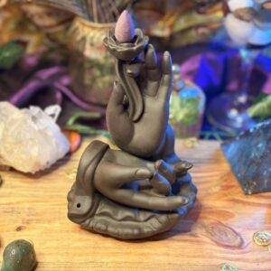Incensário Cascata Mãos Meditação