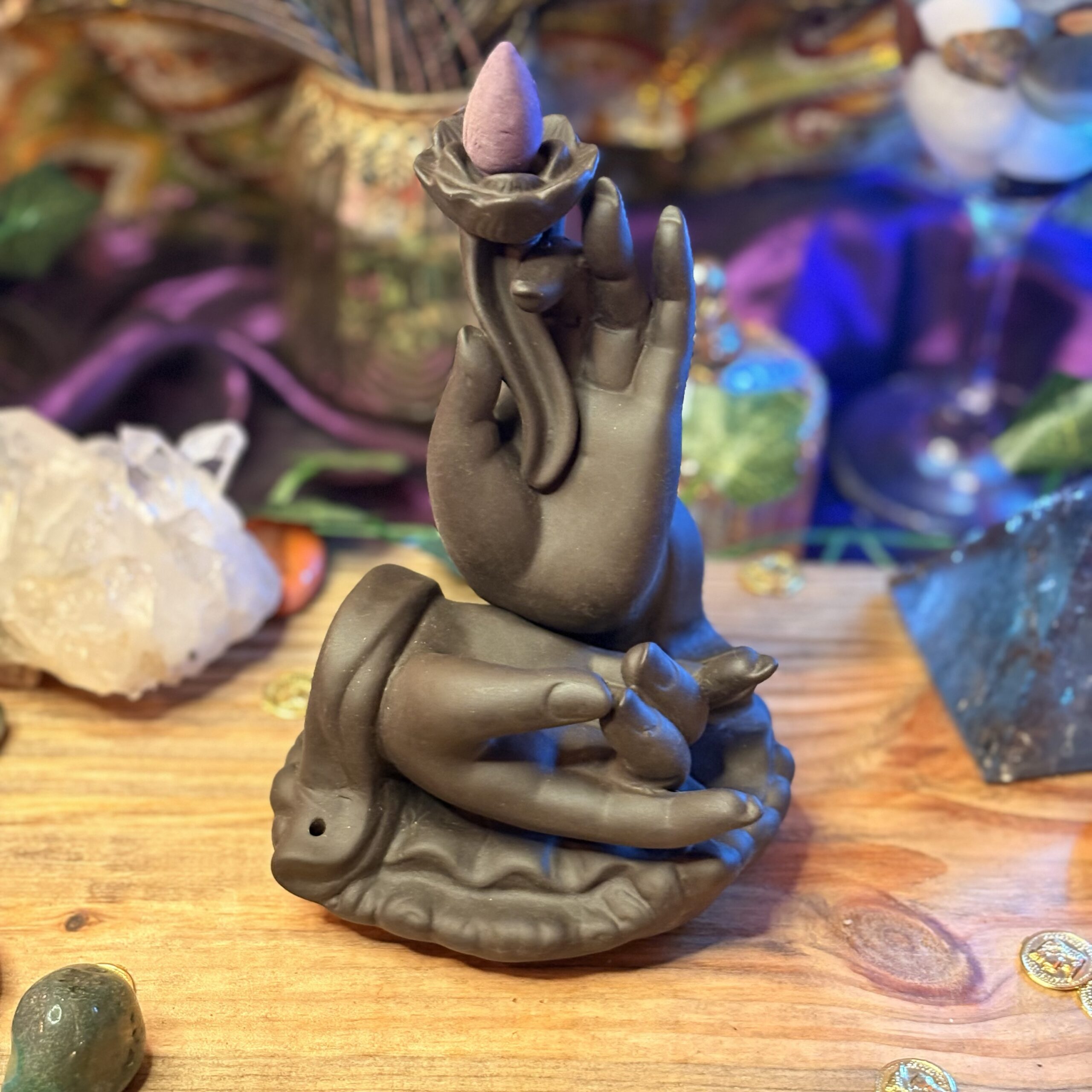 Incensário Cascata Mãos Meditação